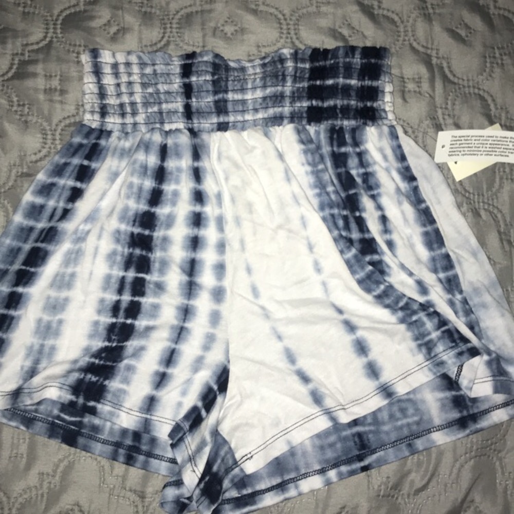 Aeropostale smocked tie dye shorts